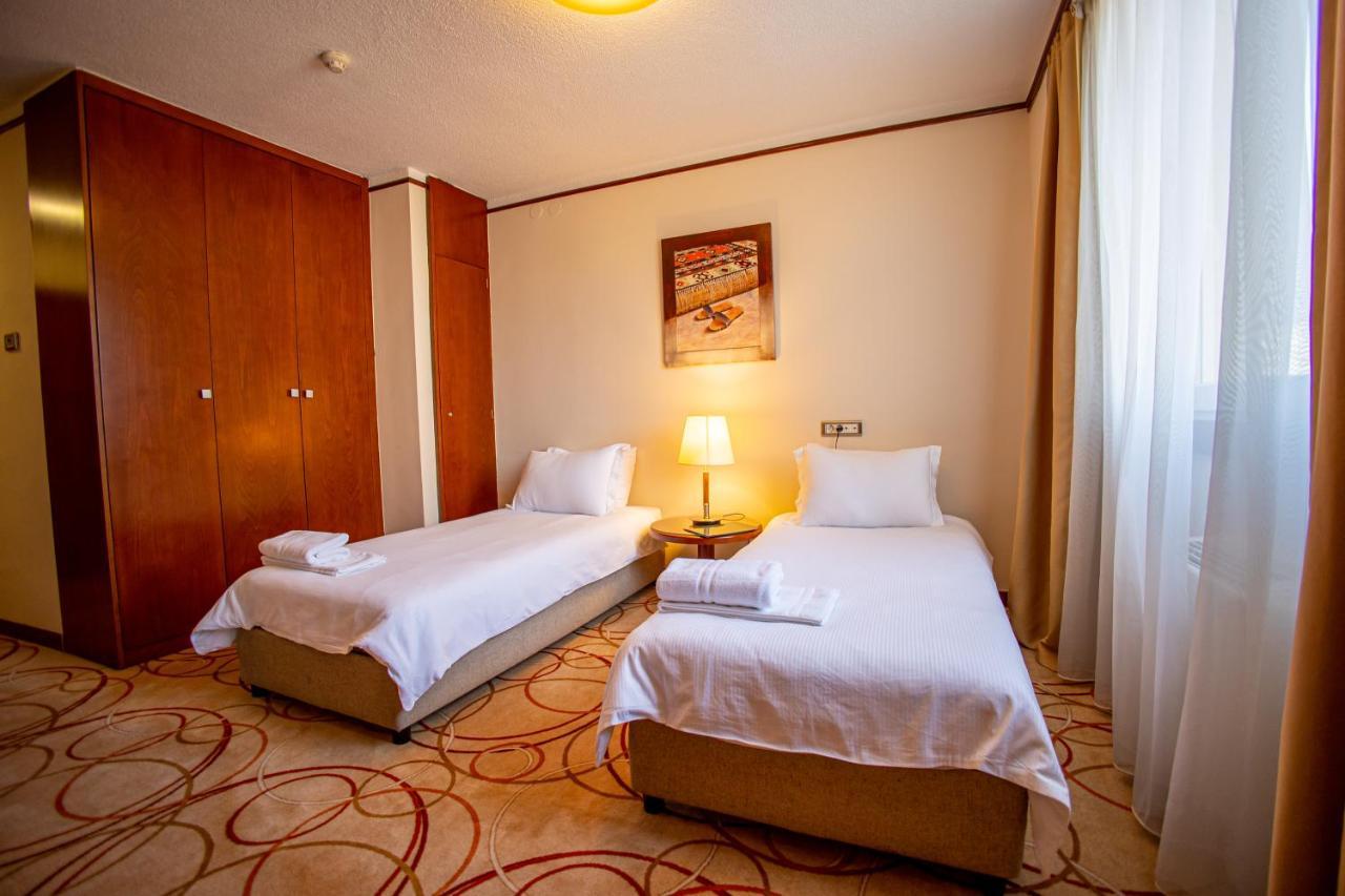 Grand Hotel Tuzla Exterior photo